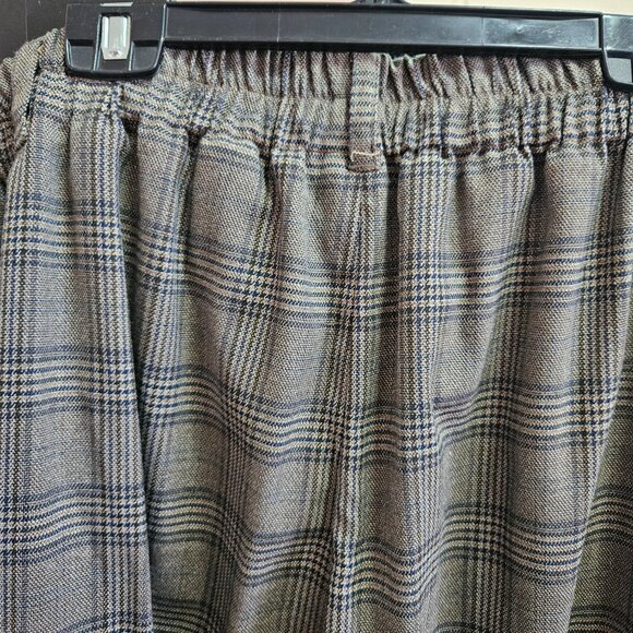 Brown with black plaid pants - Picture 4 of 8